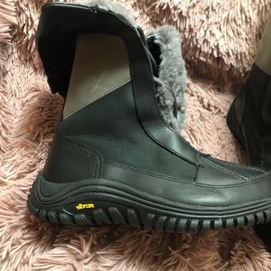 Authentic Uggs snow boats .